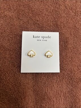 kate spade gold spade outline stud earrings - small logo studs